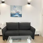 Central Modern Flat Lamartine
